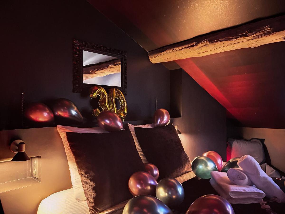 Suite Rouge Baiser Avec Jacuzzi Privatif - Loveroom Insolite Saint-Etienne  Exteriör bild